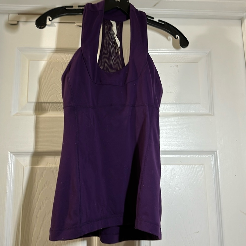 Lululemon Sz 4 Scoop Neck tank in Grape- super flattering quality vintage top!